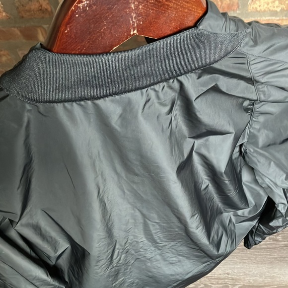 Nike - Picture 12 of 16